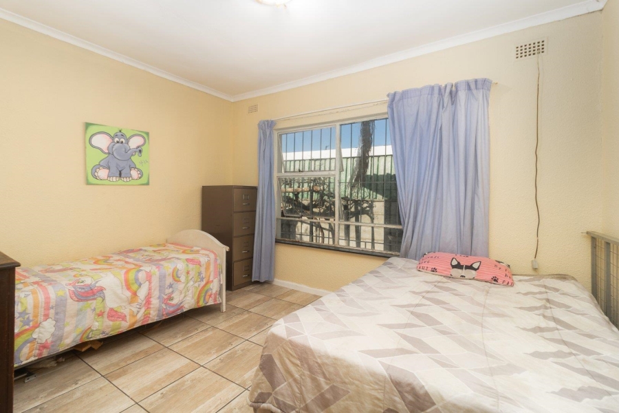 3 Bedroom Property for Sale in Peerless Park East Western Cape